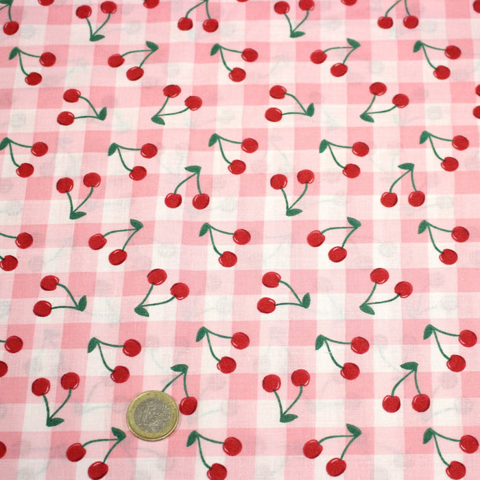 Tissu cotonnade Vichy rose et blanc aux cerises rouges - COLLECTION ÉTÉ - TissusPapi.com