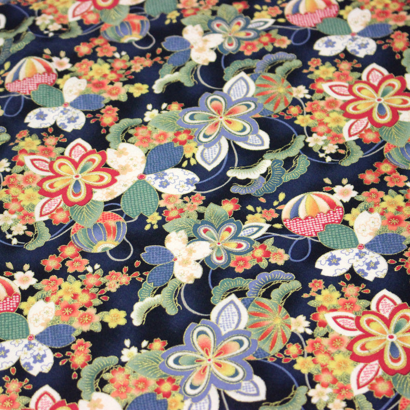 Tissu cotonnade motif japonais traditionnels : fleuris multicolores, fond noir / bleu / rouge - COLLECTION JAPON DORÉ