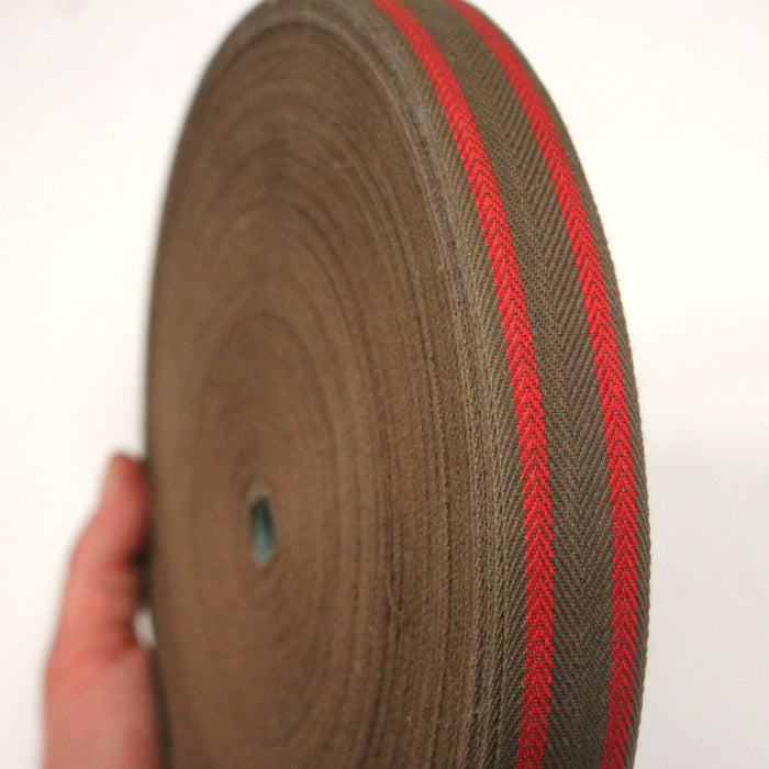 Ruban sergé de coton souple chevrons marron & lignes rouges 30mm - Galette de 100 mètres - Fabrication française