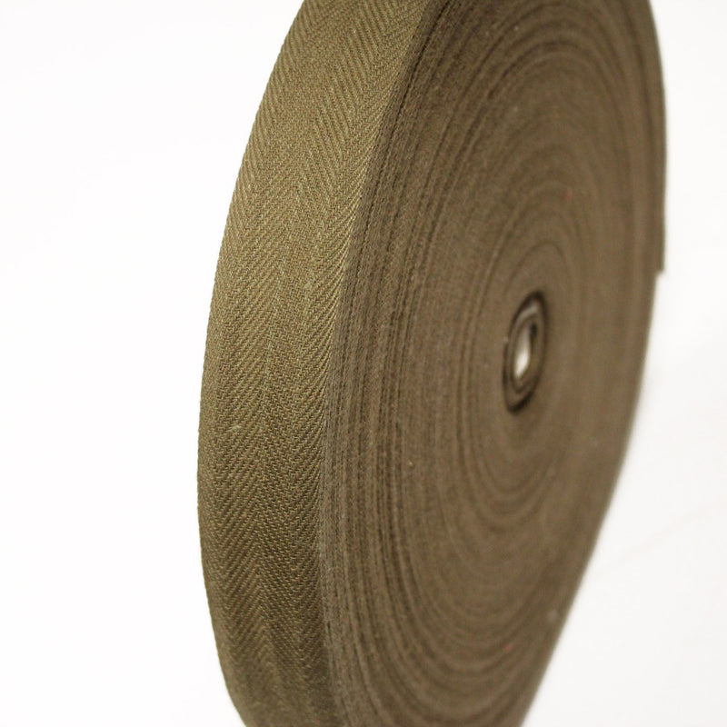 Ruban sergé de coton souple chevrons vert kaki 30mm - Galette de 100 mètres - Fabrication française - TissusPapi.com