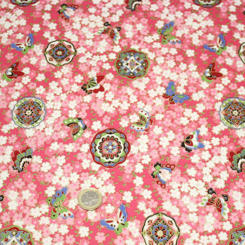 Tissu cotonnade motif japonais fleurs de cerisier, papillons et médaillons dorés, trois couleurs - COLLECTION JAPON DORÉ - TissusPapi.com