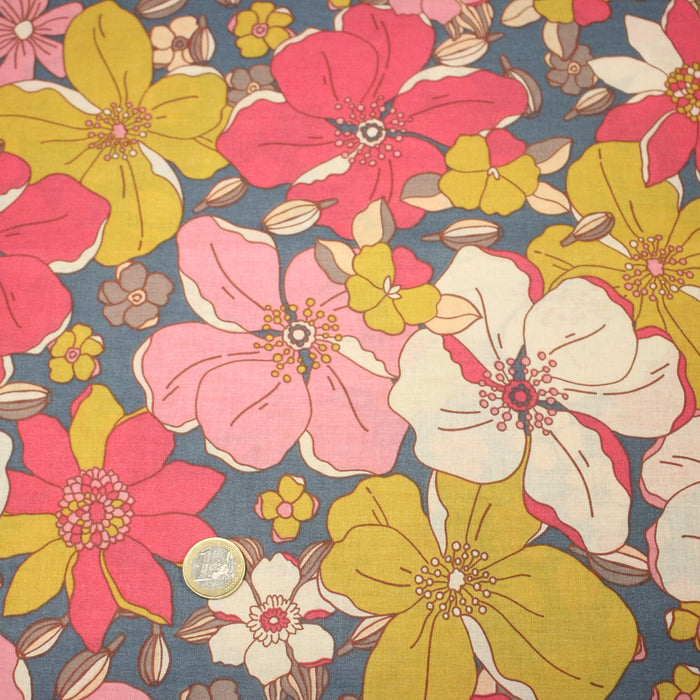 Tissu de coton bleu fleuri aux grandes fleurs seventies jaunes, roses et bleues - COLLECTION FLORALE - OEKO-TEX