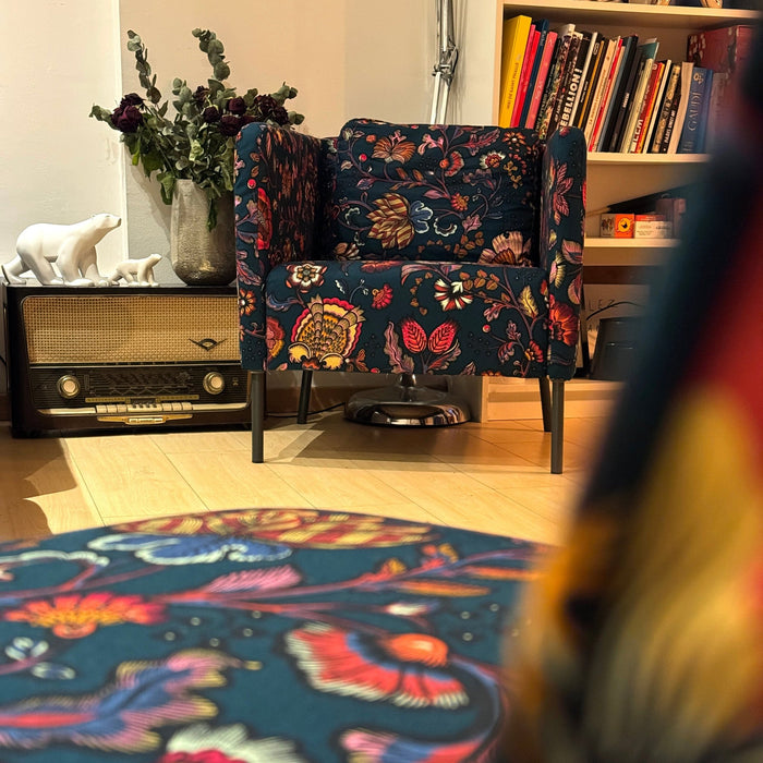 Tissu demi-natté coton bleu pétrole motif floral INDIENNES par Inkfabrik - Collection Thevenon - TissusPapi.com