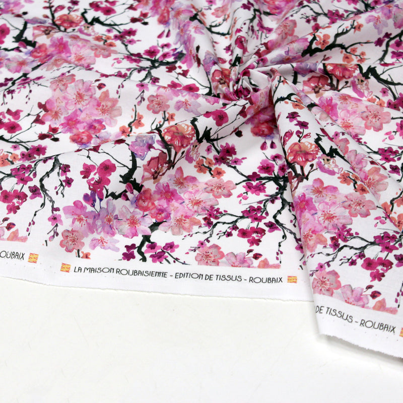 Tissu cotonnade SAKURA ROSE : jardin japonais aux fleurs de cerisier roses & fuchsia - TissusPapi.com