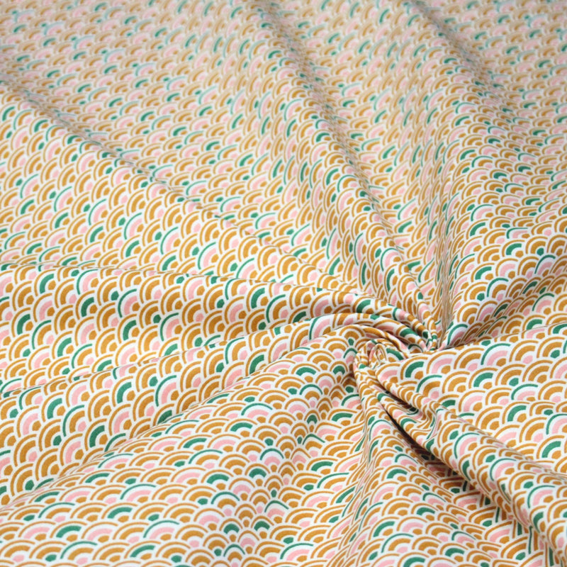 Tissu cotonnade motif japonais SEIGAIHA aux tons ocres et verts - OEKO - TEX - TissusPapi.com
