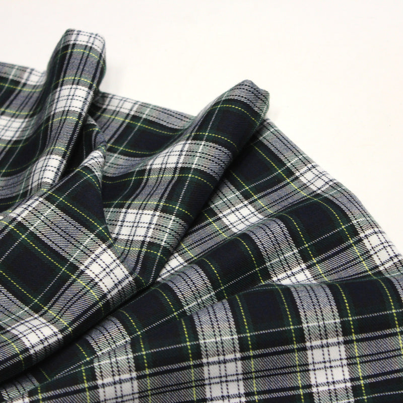 Tissu habillement Tartan carreaux motif traditionnel bleu marine, vert et blanc - OEKO - TEX® - TissusPapi.com