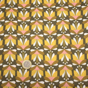 Tissu cotonnade SEVENTIES fleurs géométriques, jaune & rose fond kaki - STANDARD 100 OEKO - TEX - TissusPapi.com