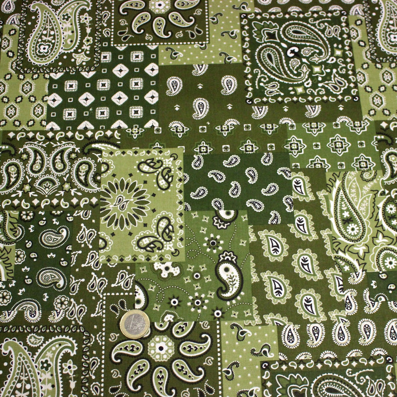 Tissu cotonnade, motif BANDANA paisley : rouge / bleu / vert - OEKO - TEX STANDARD 100 - TissusPapi.com