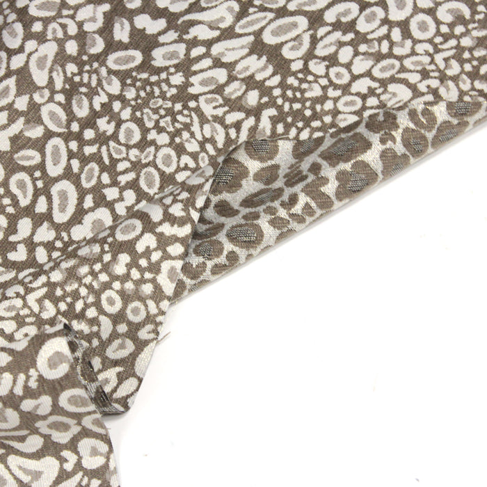 Tissu jacquard motif Léopard écru, taupe et gris argenté (motif recto verso négatif)