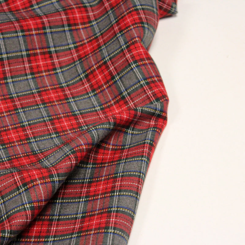 Tissu habillement Tartan carreaux motif traditionnel rouge, vert et gris - OEKO - TEX® - TissusPapi.com