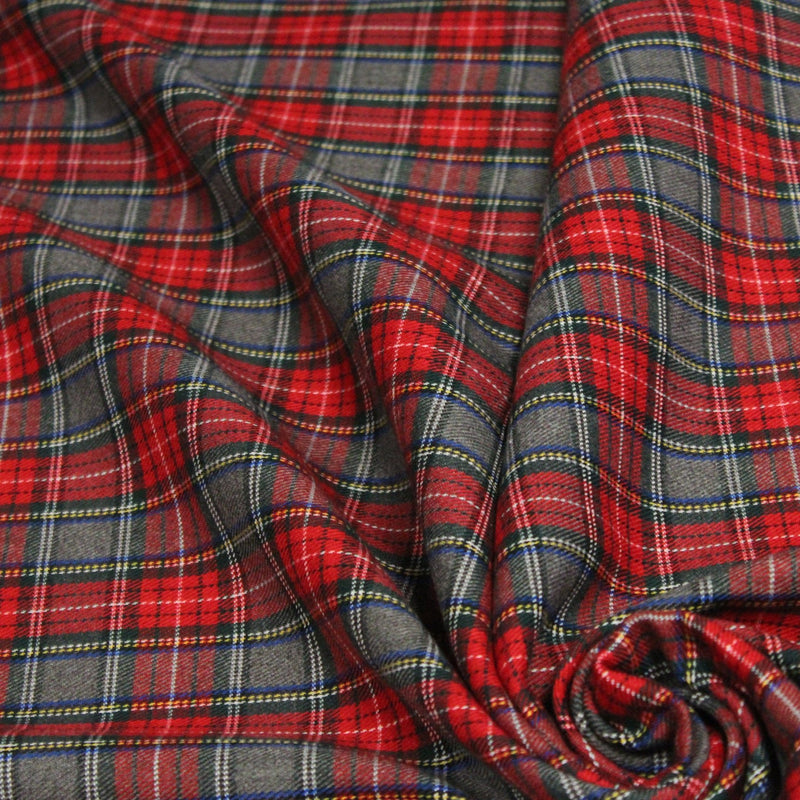 Tissu habillement Tartan carreaux motif traditionnel rouge, vert et gris - OEKO - TEX® - TissusPapi.com