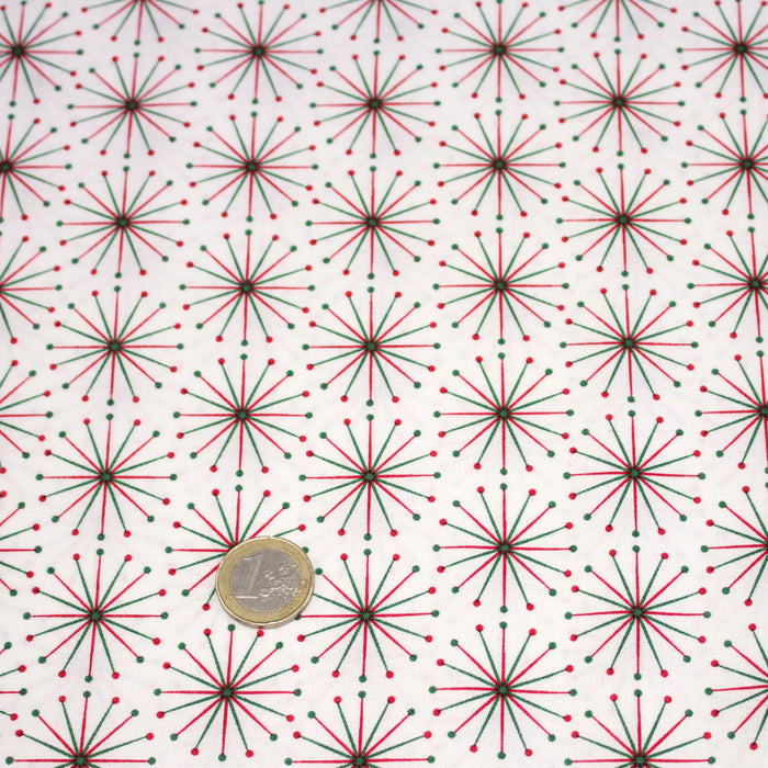 Tissu de Noël cotonnade aux étoiles vertes et rouges, fond blanc