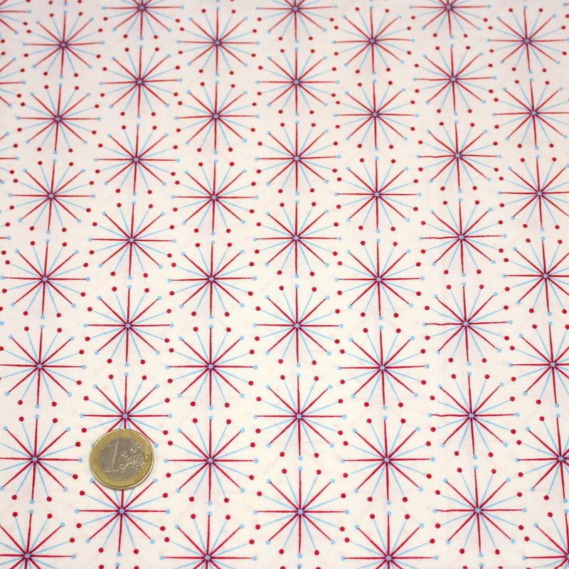 Tissu de Noël cotonnade aux étoiles bleu ciel et rouges, fond blanc - TissusPapi.com