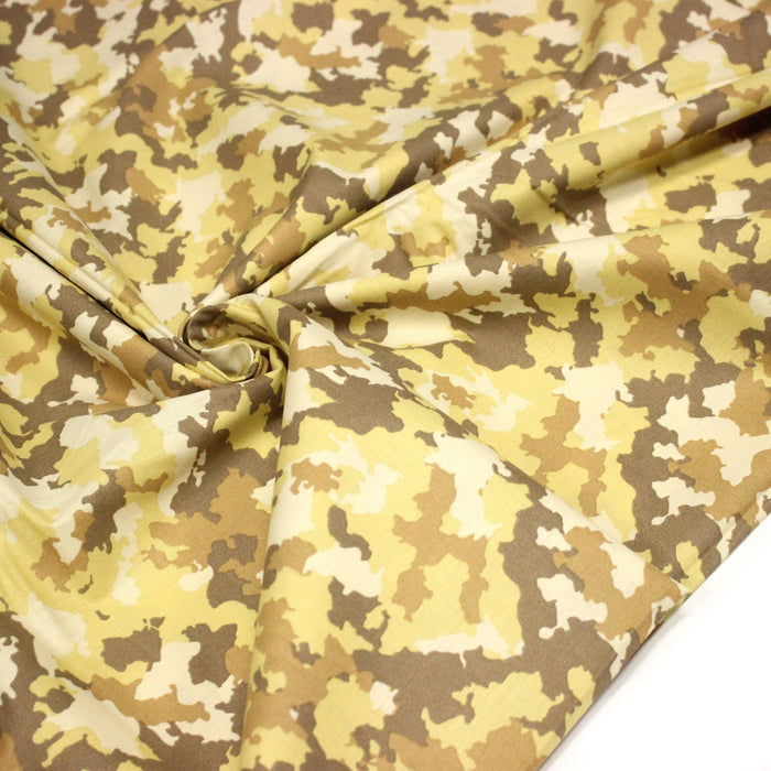 Tissu popeline coton motif camouflage tons sable, beige, brun et jaune - TissusPapi.com