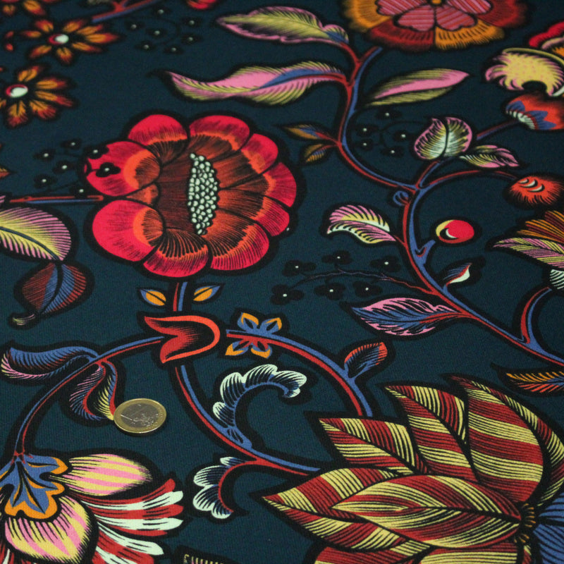 Tissu demi natté INDIENNES fleuri 100% coton, fond bleu pétrole - Collection Thevenon - TissusPapi.com