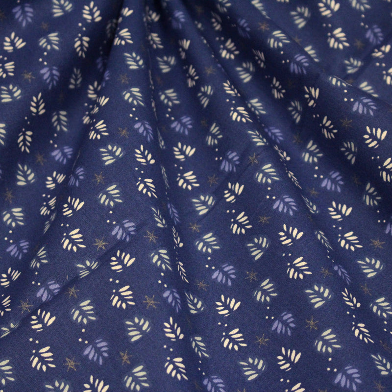 Tissu de Noël cotonnade bleu aux sapins blancs & blancs, étoiles grises - STANDARD 100 OEKO - TEX - TissusPapi.com