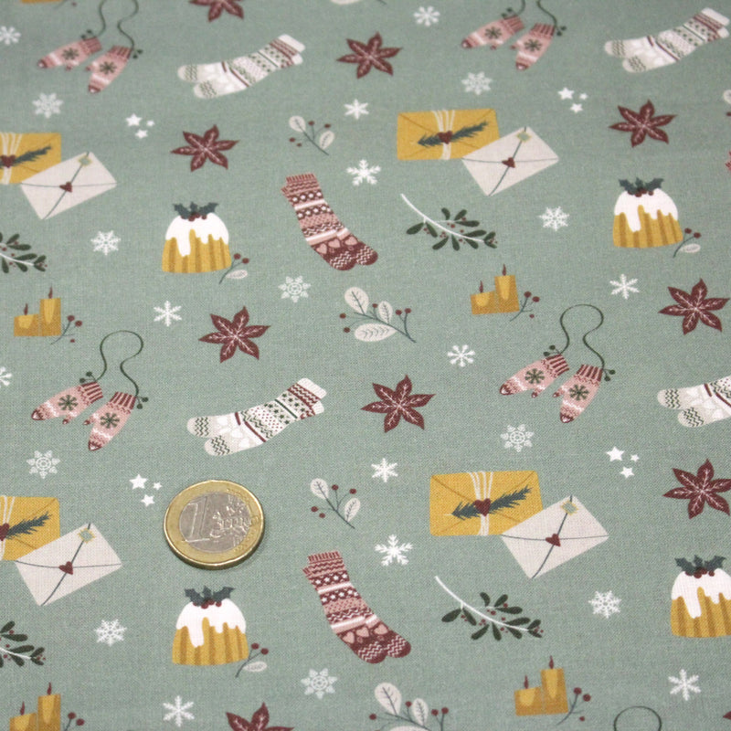 Tissu de Noël, cotonnade vert aux objets de Noël moutarde et bordeaux - STANDARD 100 OEKO - TEX - TissusPapi.com