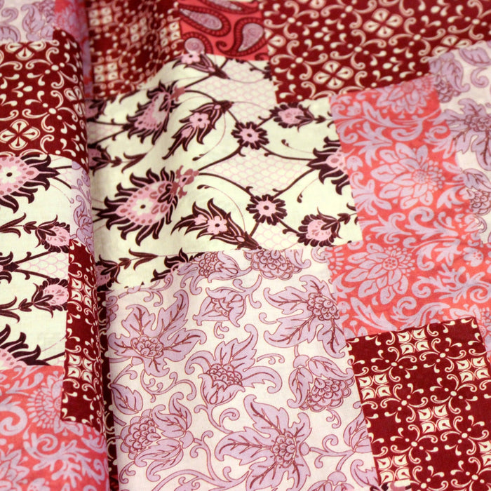 Tissu coton fin imprimé INDIENNES, patchwork rose de motifs floraux et arabesques - STANDARD 100 OEKO - TEX - TissusPapi.com