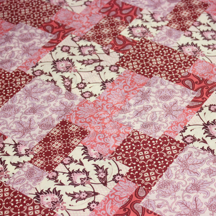 Tissu coton fin imprimé INDIENNES, patchwork rose de motifs floraux et arabesques - STANDARD 100 OEKO - TEX - TissusPapi.com