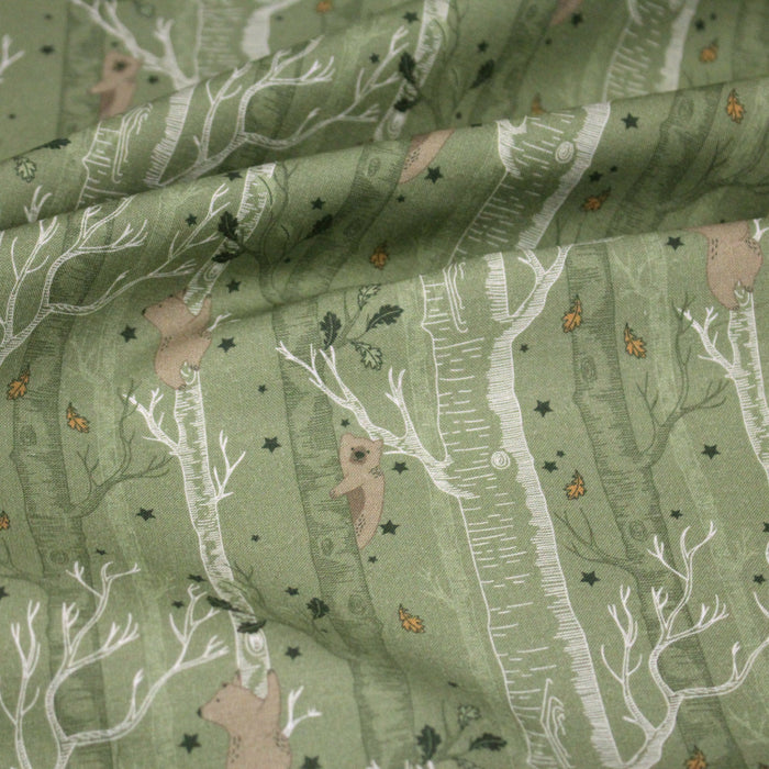 Tissu cotonnade vert aux ours dans les arbres, collection AUTOMNE - STANDARD 100 OEKO-TEX