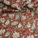 Tissu coton fin imprimé INDIENNES rouge aux fleurs traditionnelles indiennes ocres et écrues - TissusPapi.com