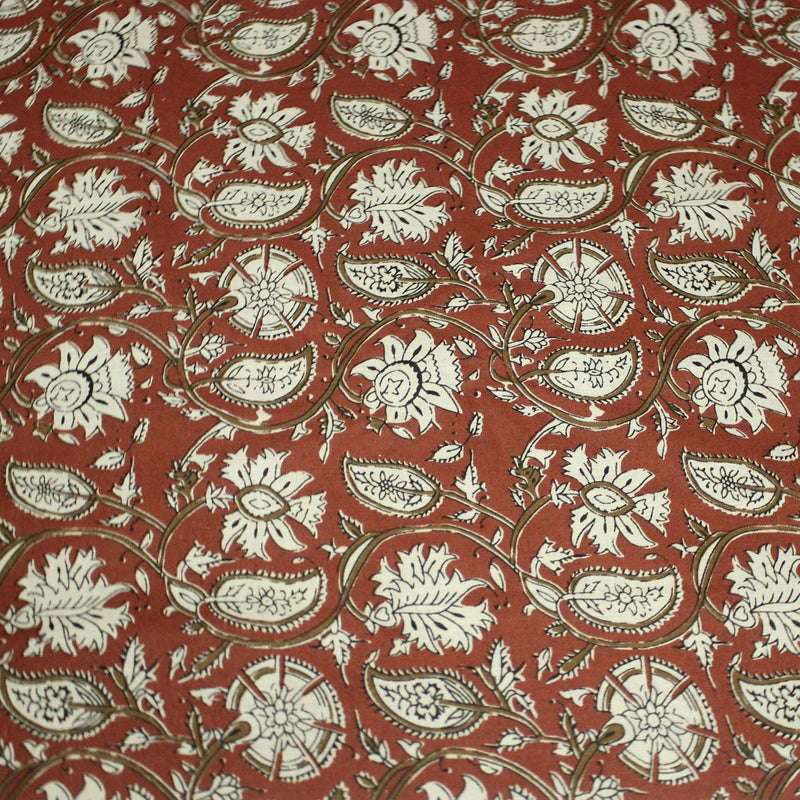 Tissu coton fin imprimé INDIENNES rouge aux fleurs traditionnelles indiennes ocres et écrues - TissusPapi.com