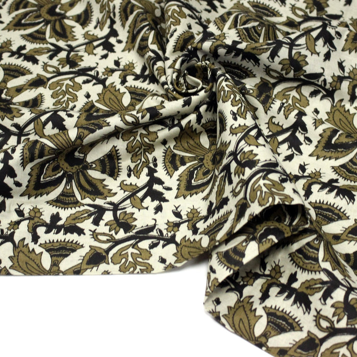 Tissu coton fin imprimé INDIENNE écru aux fleurs traditionnelles indiennes ocres et noires - TissusPapi.com