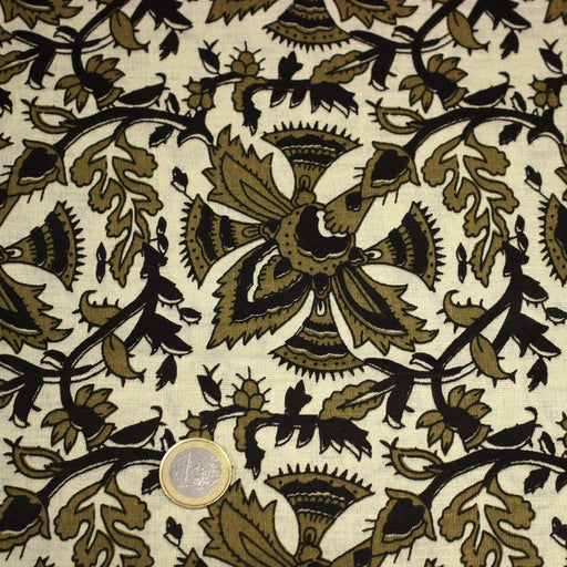 Tissu coton fin imprimé INDIENNE écru aux fleurs traditionnelles indiennes ocres et noires - TissusPapi.com