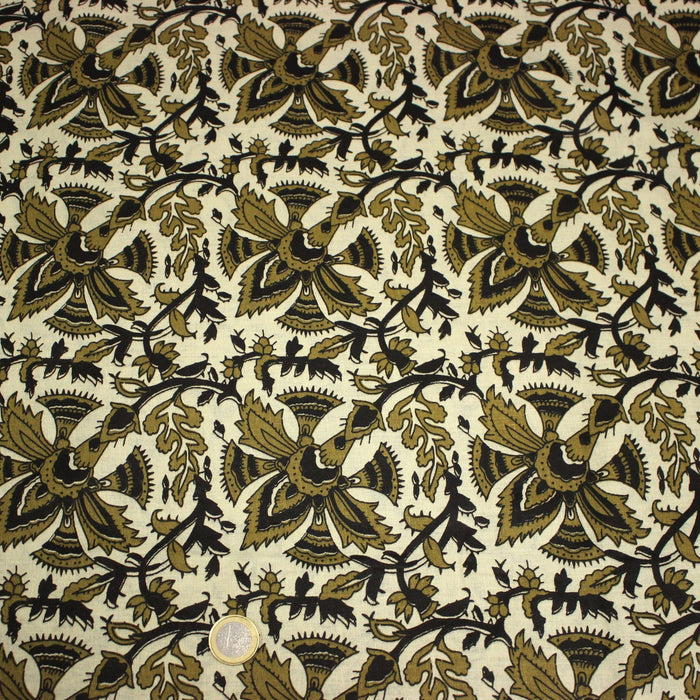 Tissu coton fin imprimé INDIENNE écru aux fleurs traditionnelles indiennes ocres et noires - TissusPapi.com