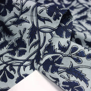 Tissu coton fin imprimé INDIENNE bleu ciel aux fleurs traditionnelles indiennes bleu Prusse - TissusPapi.com