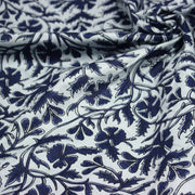 Tissu coton fin imprimé INDIENNE bleu ciel aux fleurs traditionnelles indiennes bleu Prusse - TissusPapi.com
