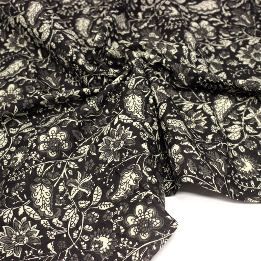 Tissu coton fin imprimé INDIENNES noir aux fleurs traditionnelles indiennes noires et écrues - TissusPapi.com