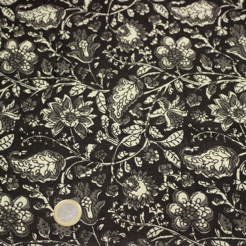 Tissu coton fin imprimé INDIENNES noir aux fleurs traditionnelles indiennes noires et écrues - TissusPapi.com