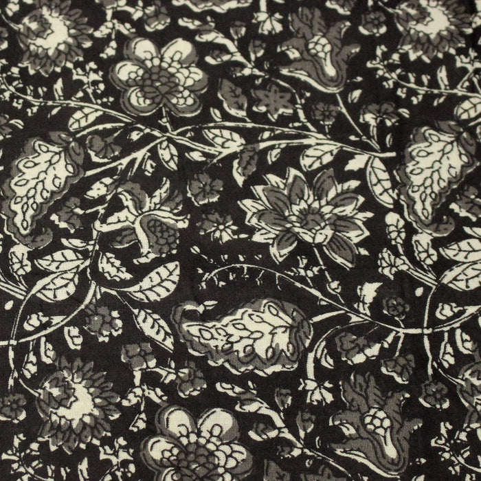 Tissu coton fin imprimé INDIENNES noir aux fleurs traditionnelles indiennes noires et écrues - TissusPapi.com