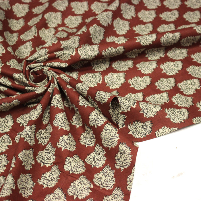 Tissu coton fin imprimé INDIENNES rouge rouille aux fleurs indiennes écrues et noires