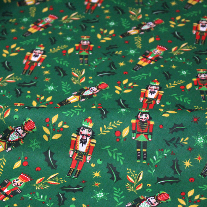 Tissu coton NOËL vert, motif Casse-Noisette et petits soldats de bois