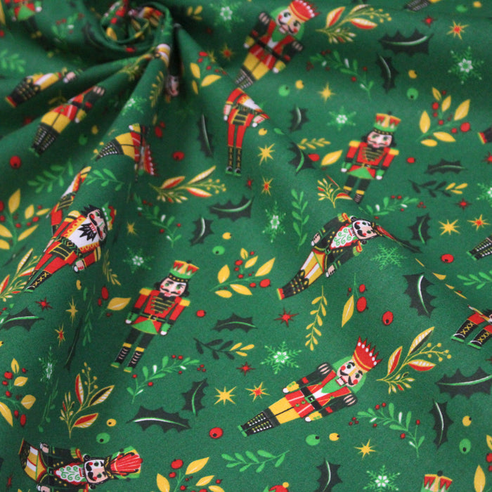 Tissu coton NOËL vert, motif Casse-Noisette et petits soldats de bois