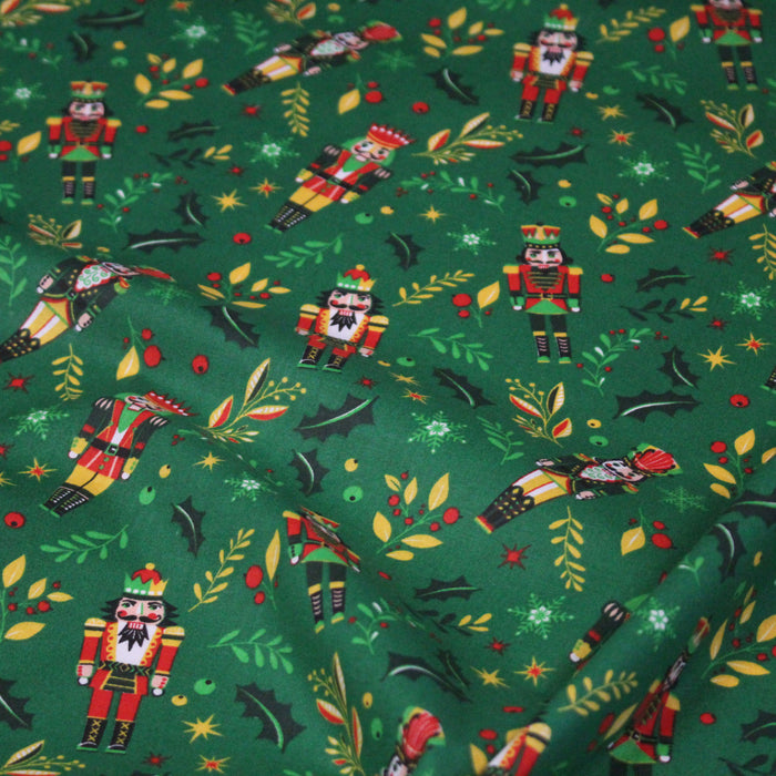 Tissu coton NOËL vert, motif Casse-Noisette et petits soldats de bois