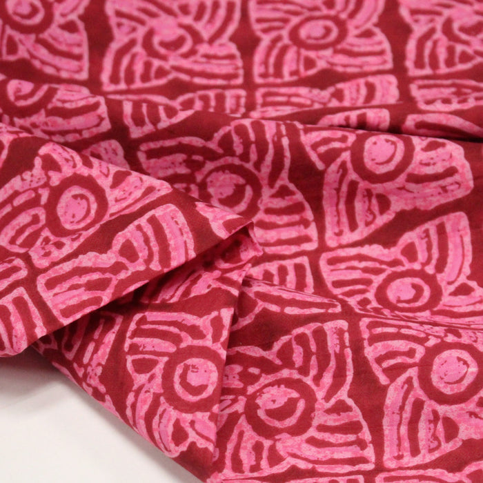 Tissu coton fin imprimé INDIENNES, rose fuchsia aux fleurs géométriques roses – STANDARD 100 OEKO-TEX