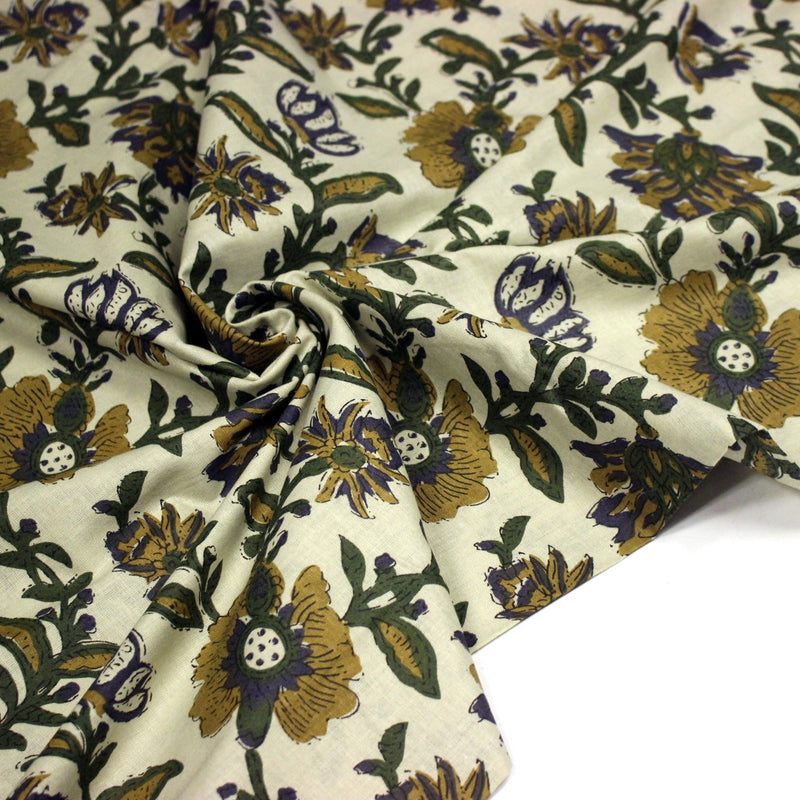 Tissu coton fin imprimé INDIENNES écru aux fleurs indiennes vertes jaunes et bleues - TissusPapi.com