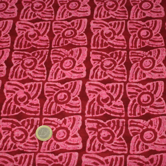Tissu coton fin imprimé INDIENNES, rose fuchsia aux fleurs géométriques roses – STANDARD 100 OEKO-TEX