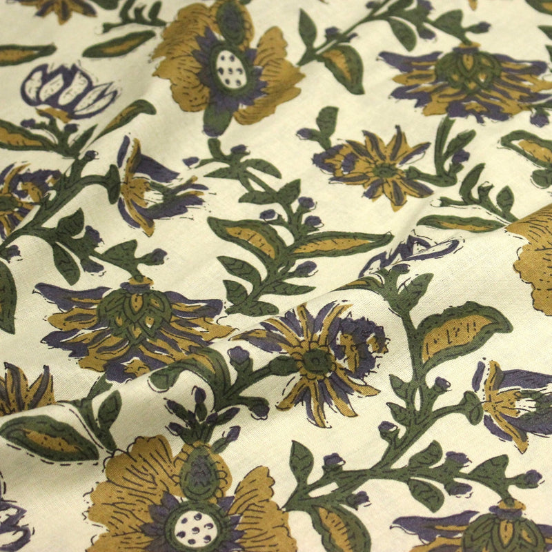 Tissu coton fin imprimé INDIENNES écru aux fleurs indiennes vertes jaunes et bleues - TissusPapi.com