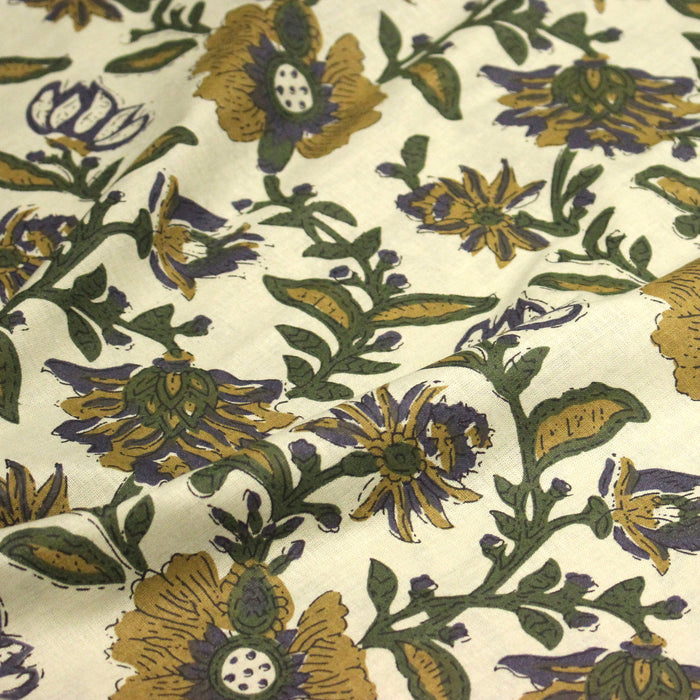 Tissu coton fin imprimé INDIENNES écru aux fleurs indiennes vertes jaunes et bleues