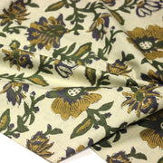 Tissu coton fin imprimé INDIENNES écru aux fleurs indiennes vertes jaunes et bleues - TissusPapi.com