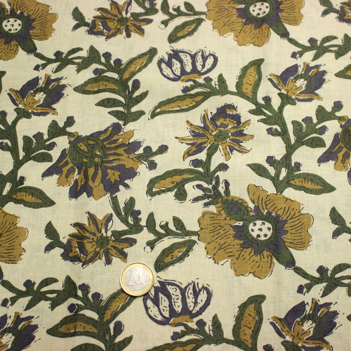 Tissu coton fin imprimé INDIENNES écru aux fleurs indiennes vertes jaunes et bleues