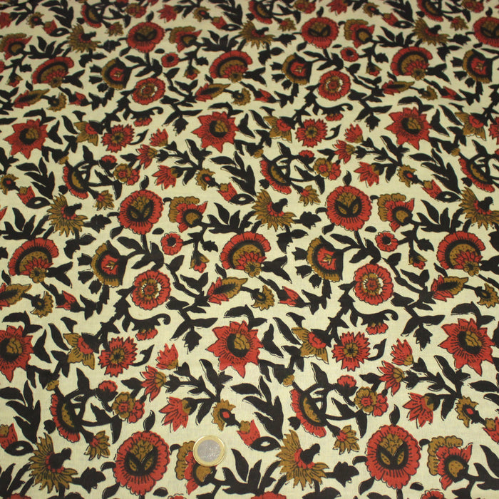 Tissu coton fin imprimé INDIENNES écru aux fleurs indiennes ocres rouges et noires