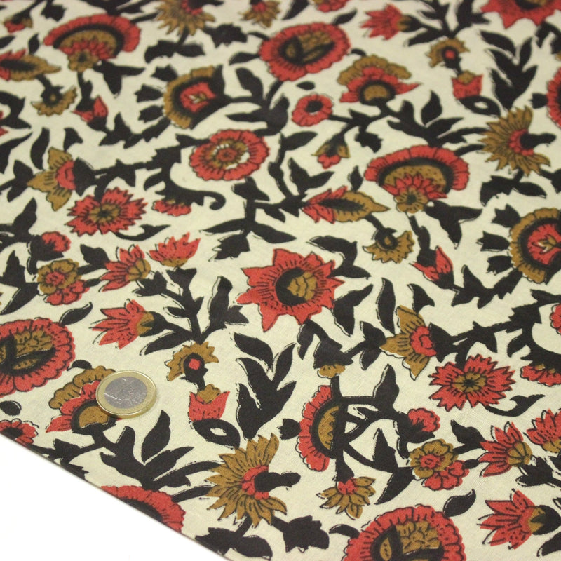 Tissu coton fin imprimé INDIENNES écru aux fleurs indiennes ocres rouges et noires - TissusPapi.com