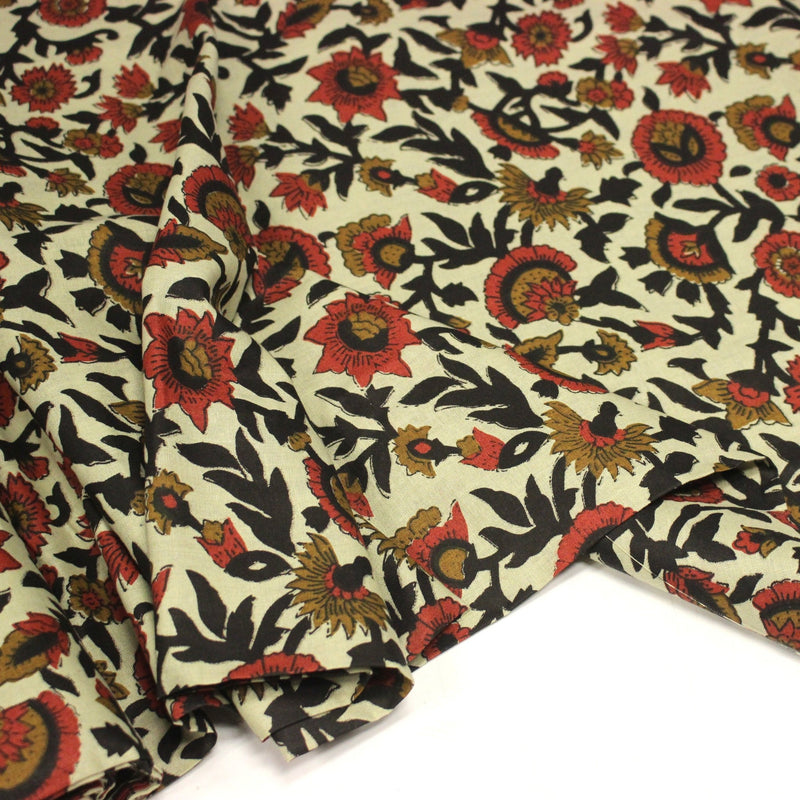 Tissu coton fin imprimé INDIENNES écru aux fleurs indiennes ocres rouges et noires - TissusPapi.com