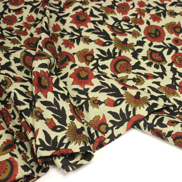 Tissu coton fin imprimé INDIENNES écru aux fleurs indiennes ocres rouges et noires