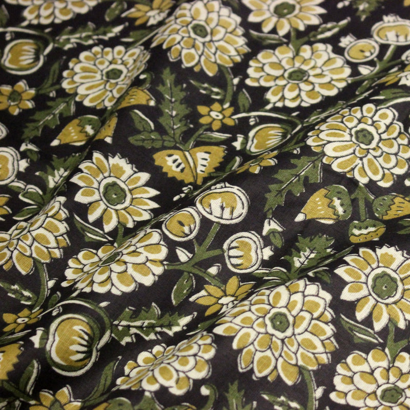 Tissu coton fin imprimé INDIENNES noir aux fleurs indiennes jaunes écrues et vertes - TissusPapi.com